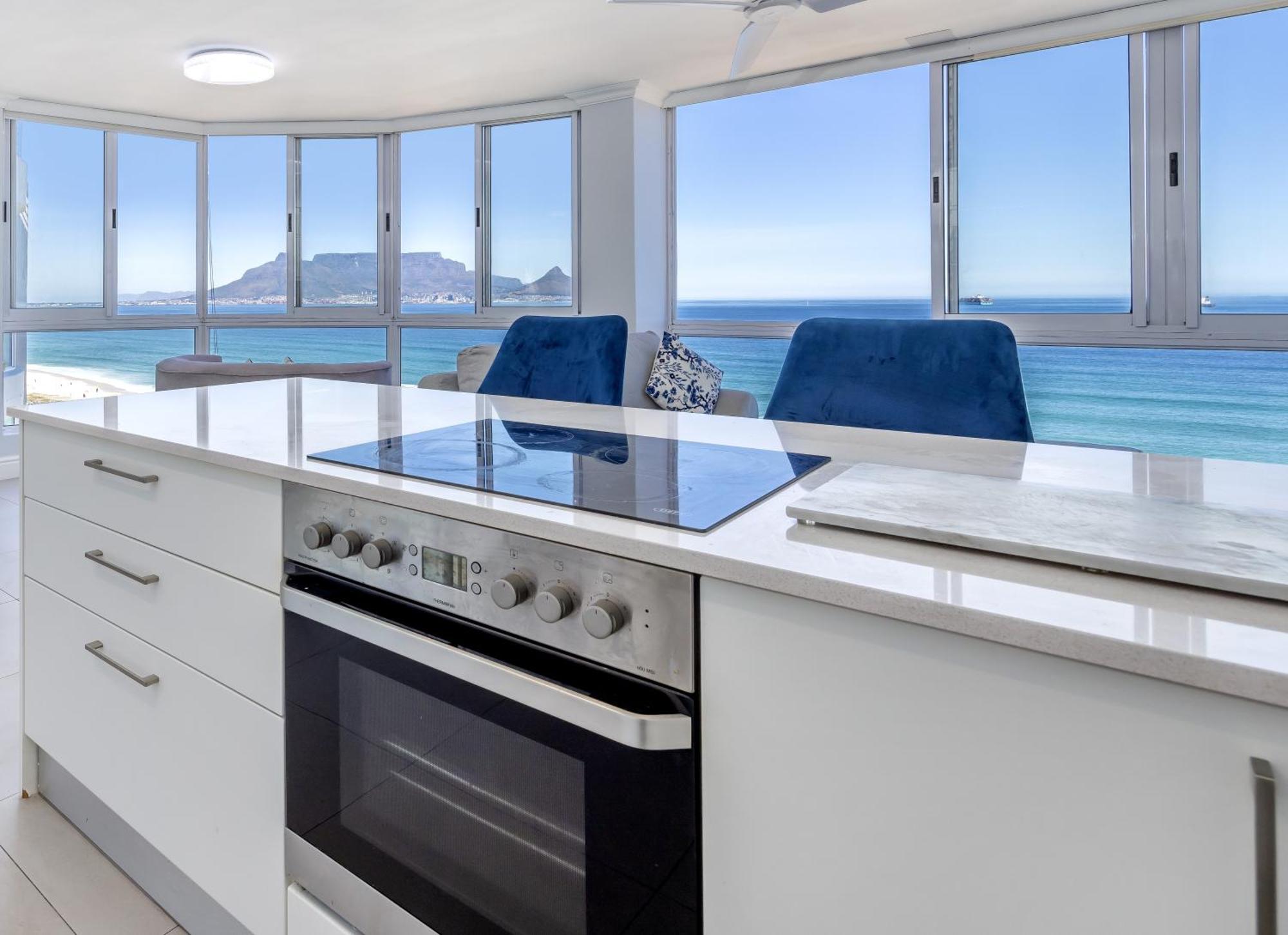 Oceanview Holiday Accommodation Bloubergstrand Exterior photo