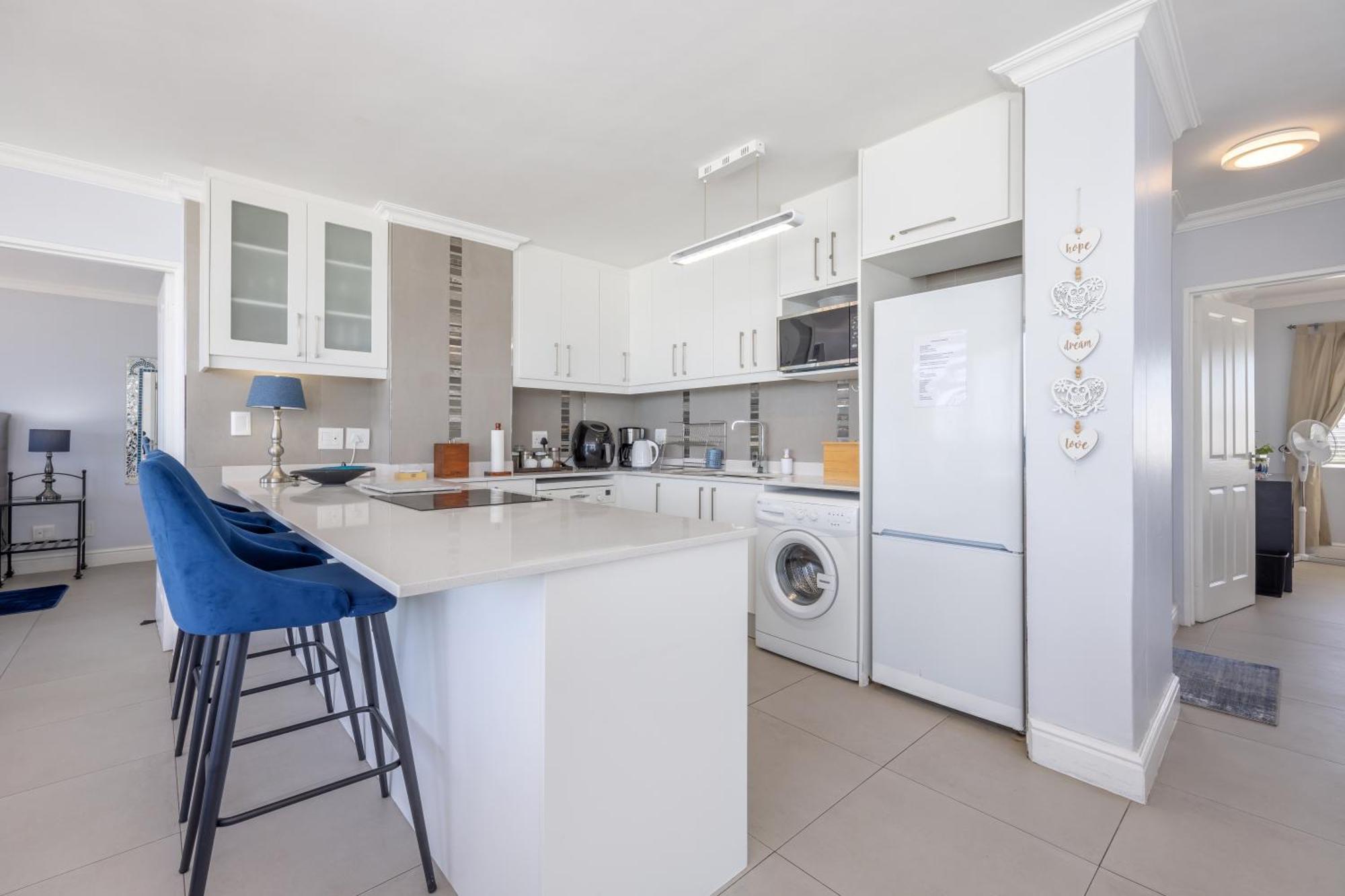 Oceanview Holiday Accommodation Bloubergstrand Exterior photo